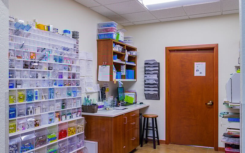 dental-clinic-supply-room-design