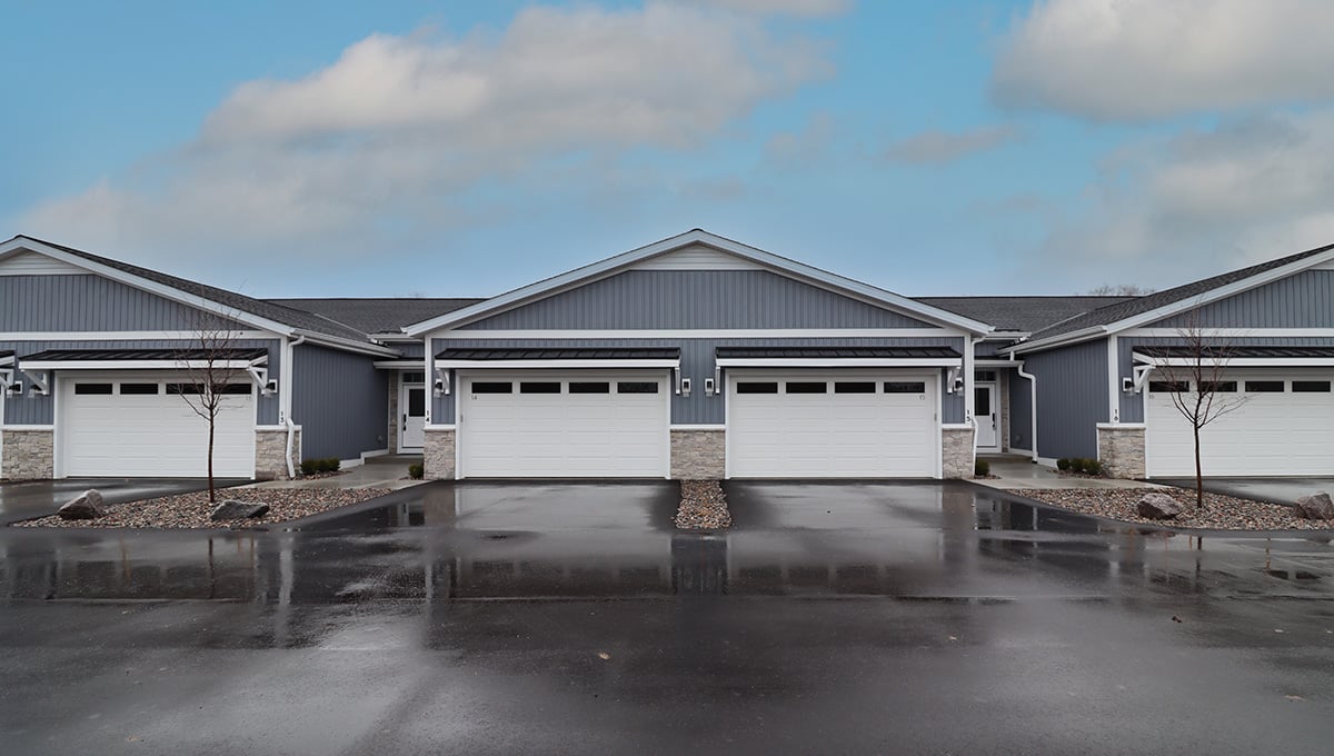 burlington-condo-sound-barrier-wall-construction