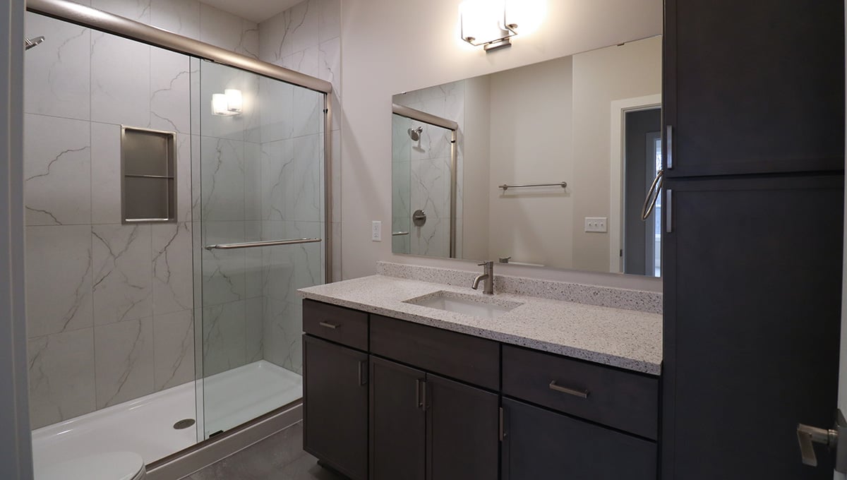 burlington-wi-condo-nine-foot-ceilings