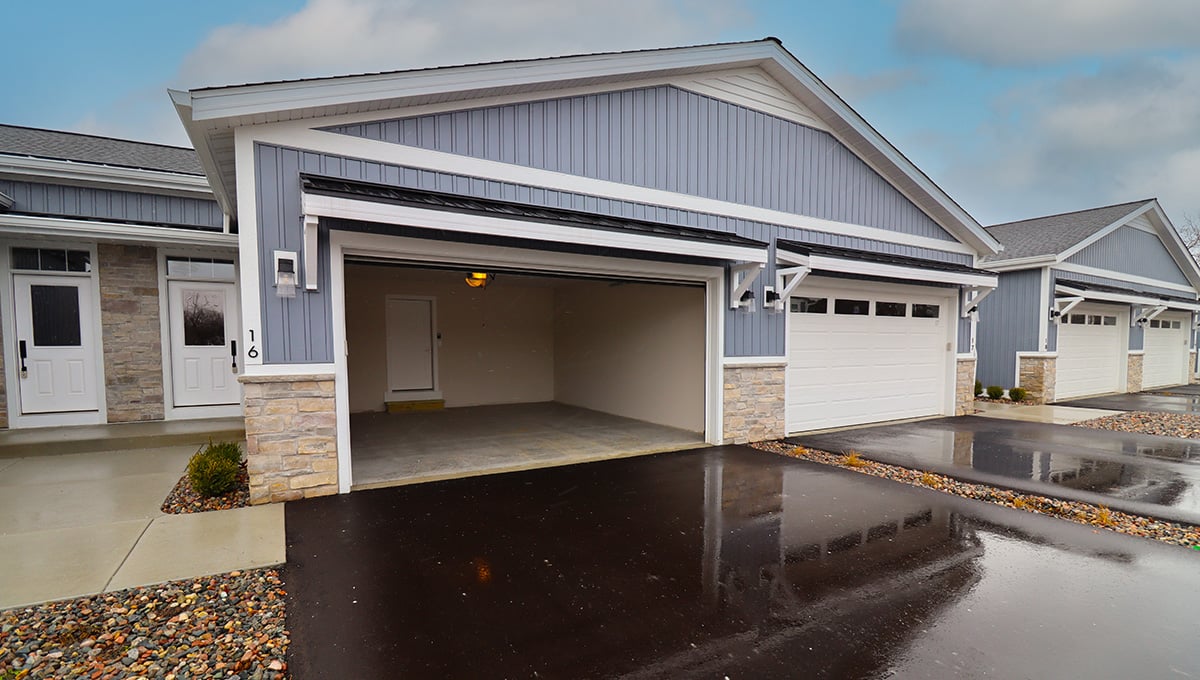 falcon-woods-condominiums-burlington-wisconsin-1