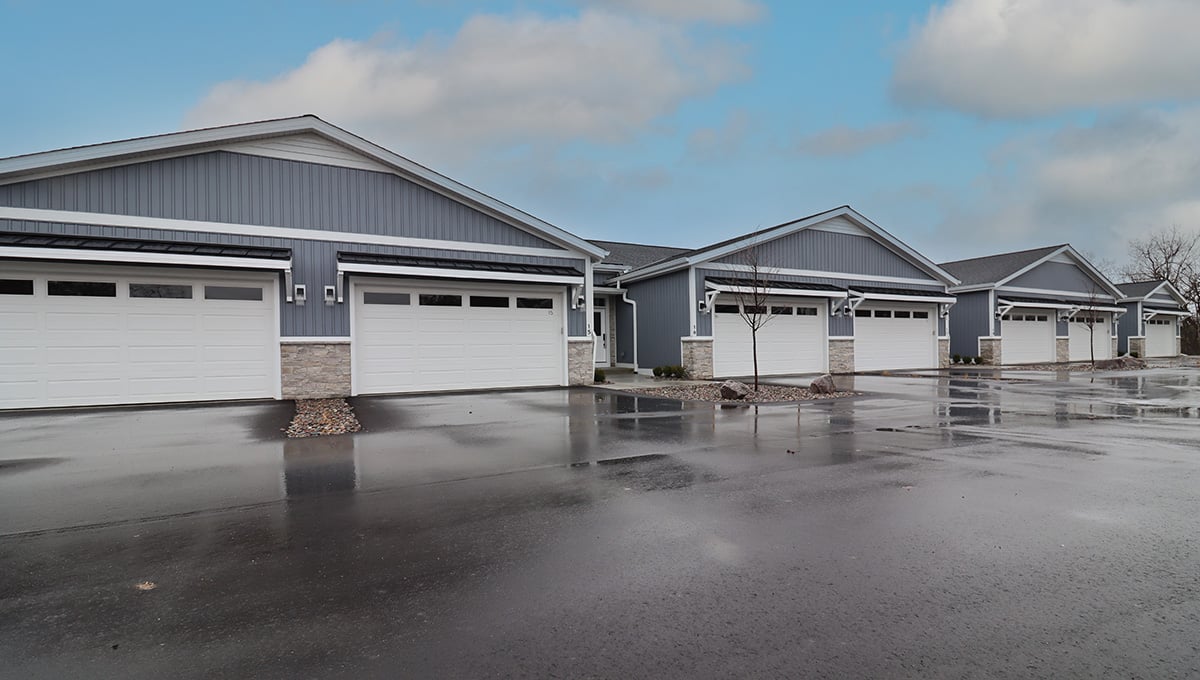 falcon-woods-condos-exterior-burlington-wi