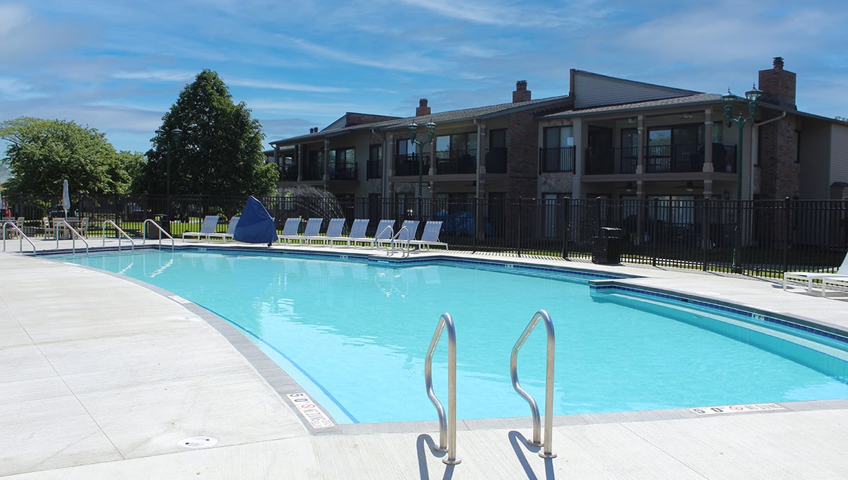 lake-geneva-area-pool-pavilion-construction