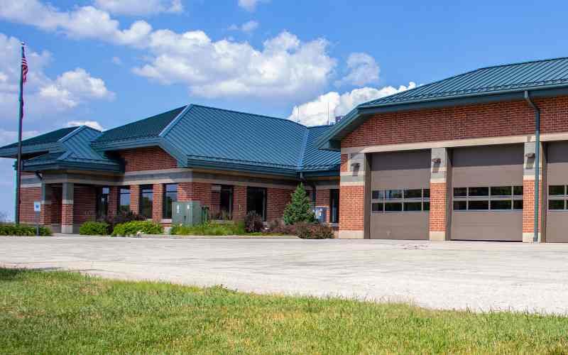 An exterior view of the Delafield Fire Station, a municipal construction project designed and built by Scherrer Construction in Wisconsin. 