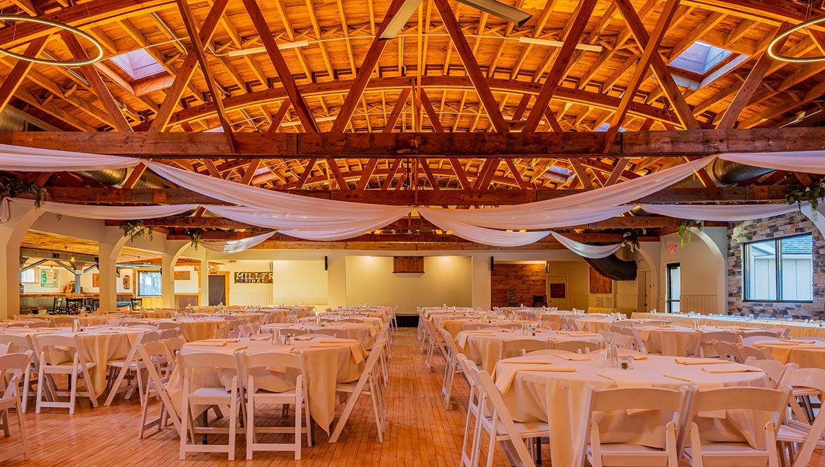 rib-river-ballroom-historic-pine-bar