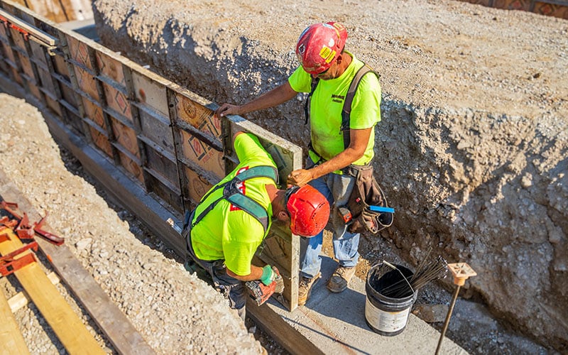 school-construction-red-apple-15