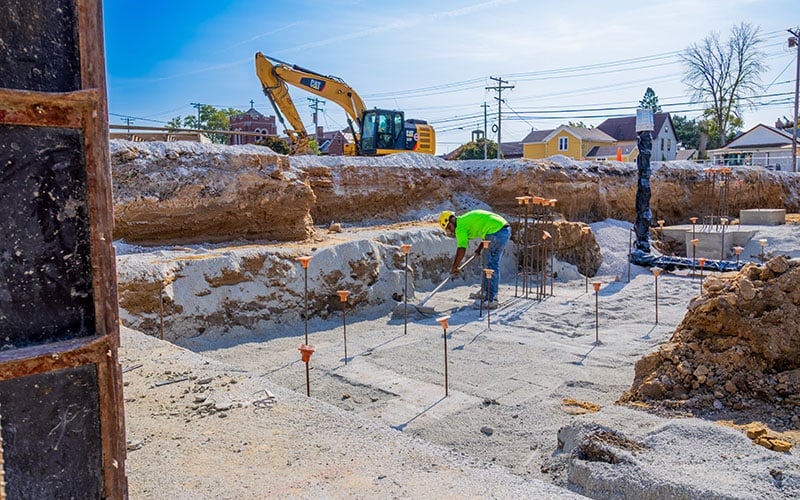 school-construction-red-apple-19