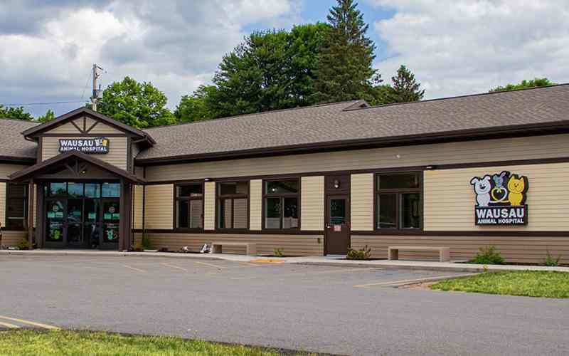 A front view of the Wausau Animal Hospital and Veterinary Clinic built by Scherrer Construction in Wausau, Wisconsin.