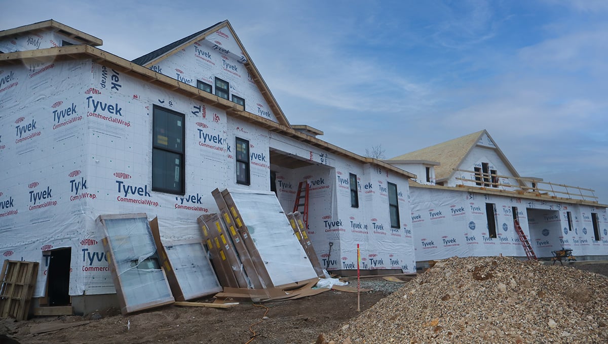 white-oak-ceiling-luxury-cottage